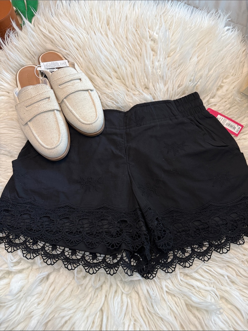 NWT Xhilaration Black High-Waist Crochet Trim Shorts Sz M